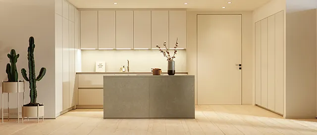 Helle Küche mit Holzinsel.